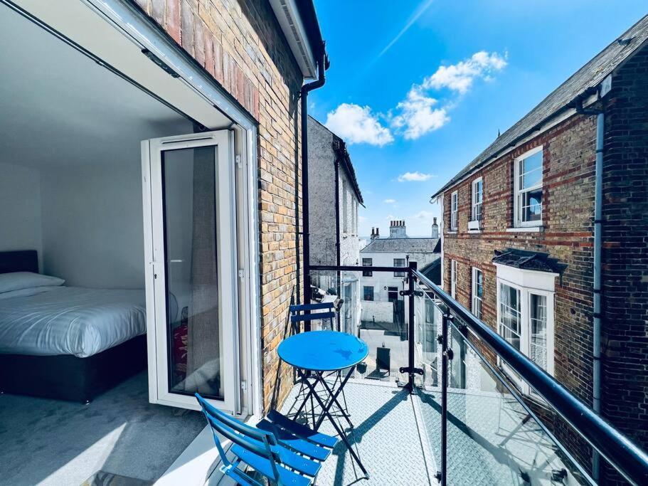 100 Steps To Broadstairs Beach - 2 Bedroom 3 Beds Buitenkant foto