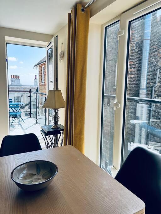 100 Steps To Broadstairs Beach - 2 Bedroom 3 Beds Buitenkant foto